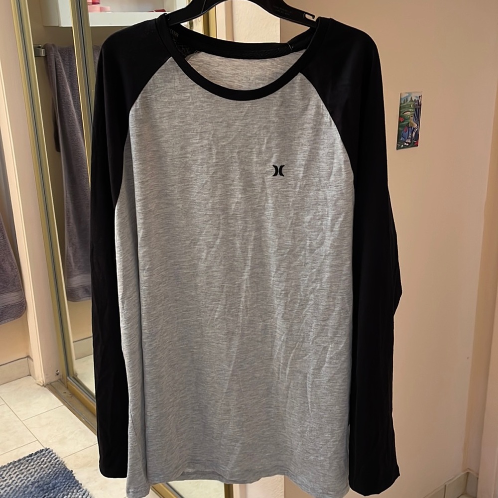Brand new Hurley Lon Sleeve